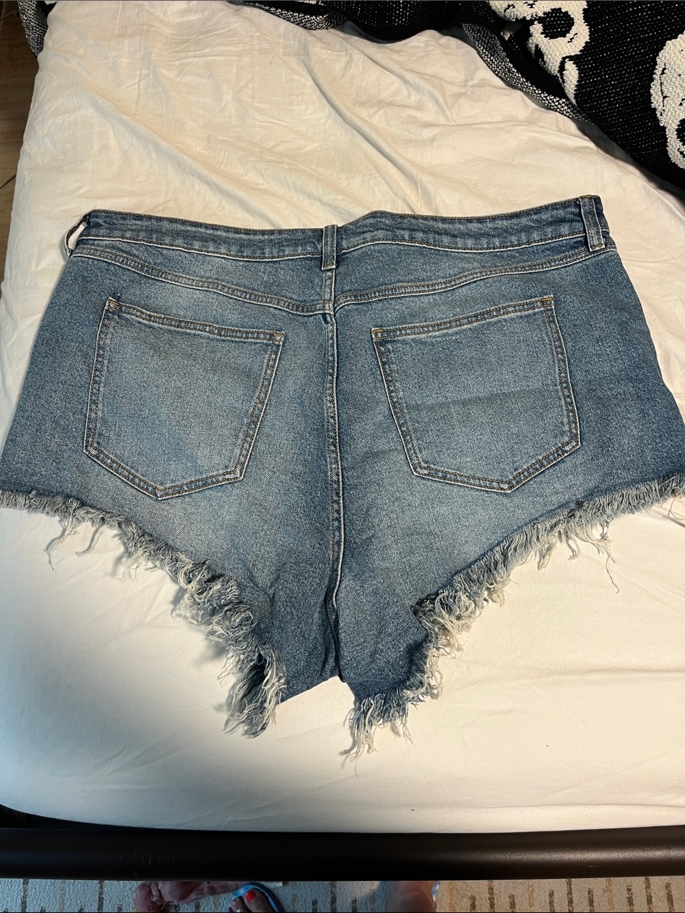Festi 3'' Ultra High-Rise Cheeky Denim Short, Size 18 - Picture 2 of 7
